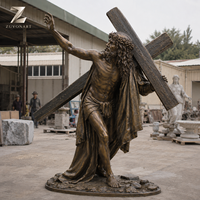 Sculpture de Jésus portant la croix en bronze coulé à la main, taille réelle, statue chrétienne pour église, cathédrale, monastère et projets religieux