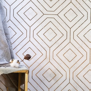 CenturyMosaic Nouveau design de revêtement de sol <span class=keywords><strong>tendance</strong></span> <span class=keywords><strong>Carrelage</strong></span> en marbre avec incrustation dorée Mosaïque de jet d'eau <span class=keywords><strong>Carrelage</strong></span> mural et de sol - Product Image 1