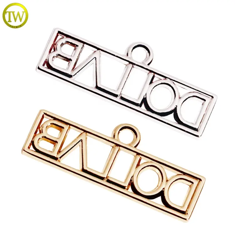 Personalizado rectángulo letra pulsera etiquetas joyería accesorio hueco logotipo metal colgar encantos collar al por mayor