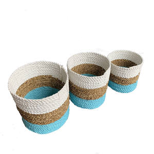 Ensemble Offres Spéciales de 3 paniers de rangement en jonc de mer faits à la main du Vietnam fond coloré magnifiquement conçu - Product Image 3