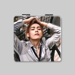 All'ingrosso KPOP Idol Bangtan ragazzi V <span class=keywords><strong>Taehyung</strong></span> Reve Double-face quadrato pieghevole portatile specchio per il trucco - Product Image 1