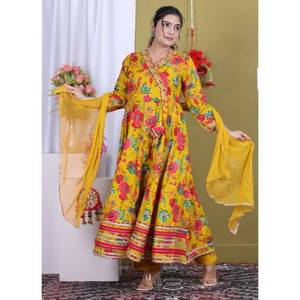 Nuevo Conjunto Étnico de Rayón SHARARA con Pantalón Bada Ghera y Dupatta, Materiales Reciclados, Estampado Digital para Fiestas y Eventos - Product Image 1