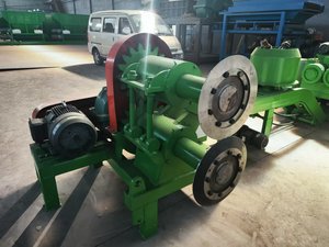 Coupe-pneu horizontal automatique à prix compétitif de haute qualité/Machines de recyclage de coupe de pneus usagés - Product Image 3