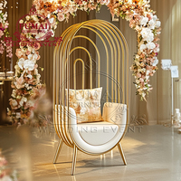 Cage en forme de trône en acier inoxydable doré pour mariage King Cage à oiseaux en or Chaise pour mariage