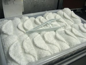 Cổ Phiếu Sẵn Sàng Sang Trọng Màu Trắng Nhỏ <span class=keywords><strong>Oshibori</strong></span> Khăn Biểu Tượng Tùy Chỉnh Bông Hot Tay Ướt Vải Spa Cho Nhà Hàng Khách Sạn Sử Dụng - Product Image 2