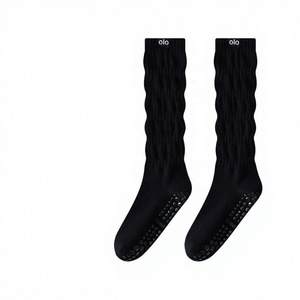 Chaussettes texturées légères et confortables - Séchage rapide, mélange respirant, antidérapantes pour les séances de yoga et les promenades décontractées dans le quartier - Product Image 4