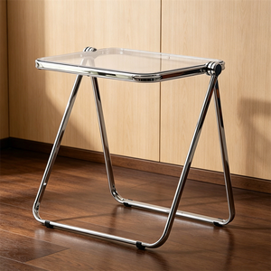 Chaise pliante moderne et contemporaine en acrylique transparent, chaise de salle à manger en plastique pour la maison, l'extérieur, les cafés, les événements et les fêtes - Product Image 2