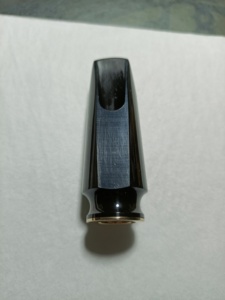 Embouchure de saxophone soprano en ébonite caoutchoutée dure Eastern Music, professionnelle, noire brillante avec anneau décoratif doré - Product Image 6