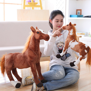 Peluche Morbidissimo con Design a Cavallo Cartone Animato per Principesse, Ricamo Raffinato, Giocattolo Antistress Durevole, Imbottitura in Cotone PP, Colore Personalizzabile - Product Image 1