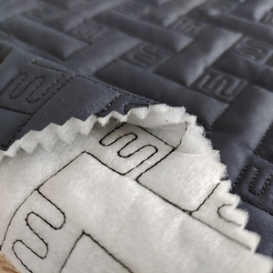 Bán buôn tùy chỉnh Quilting mô hình tái chế <span class=keywords><strong>Polyester</strong></span> 3 lớp chần vải được sử dụng cho bông độn áo - Product Image 3