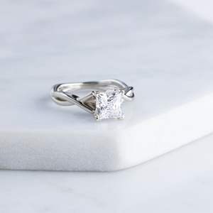 Princesa corte retorcido Moissanite compromiso aniversario y regalo de cumpleaños anillo nupcial anillo de diamantes - Product Image 3