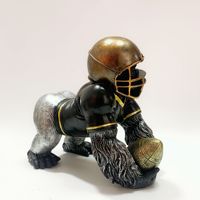 Figurine de gorille de football américain en résine, design color block casque et maillot, décoration de table unique pour l'entrée de la maison