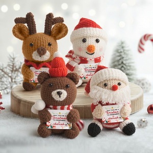 Ensemble de poupées de Noël au crochet faites à la main, Père Noël, Bonhomme de neige, Renne, Ours avec carte de vœux pour la décoration de la maison et les cadeaux - Product Image 1