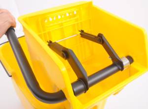 Ember pel pembersih diri dengan penggulung terbaik keranjang plastik 36L untuk penggunaan air di restoran 20L PP PVC bahan bambu - Product Image 6