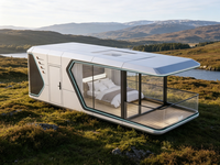 Maison-capsule haut de gamme personnalisée avec système domotique complet et suite de salle de bain complète