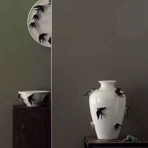 Vajilla Portuguesa Serie 'Swallow' de Porcelana Fina con Diseño de Animales, Platos con Formas Creativas para una Decoración de Hogar de Lujo - Product Image 4