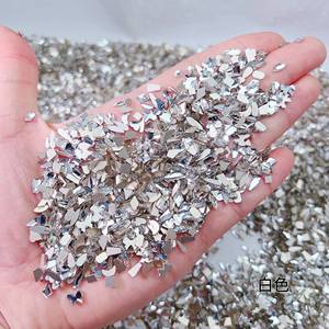Strass fantaisie scintillants aux motifs variés, cristaux dorés champagne effet aurore, strass à dos plat AB Pixie pour nail art YULI KY-796 - Product Image 3