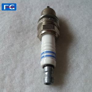 Moteur de voiture de qualité supérieure allemagne bougie <span class=keywords><strong>2</strong></span> électrodes FLR8LDCU + 9 bougie d'allumage automatique à deux broches pour pièces de bougie d'allumage de moteur de voiture - Product Image 3