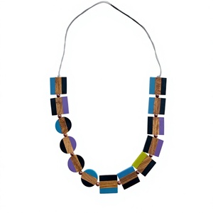 Collar de Cuentas de Madera, Estilo Étnico Bohemio, Elegante, Unisex, Joyería Única, Diseño Ovalado Rojo Marrón, Collares con Colgante para Mujer - Product Image 4