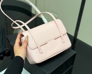 Sac à main en cuir véritable pour femme, fermeture à fermoir, broderie lettre, durable, pliable, style vintage minimaliste, imperméable - Product Image 3