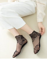 Vente en gros de chaussettes d'été en dentelle pour fille, chaussettes de cheville en soie cristal mignonnes, chaussettes transparentes pour femmes