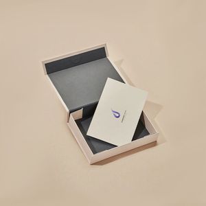 Boîte cadeau de Noël rigide en carton recyclable personnalisée avec fermeture magnétique pour vêtements, cadre photo, artisanat, finition mate - Product Image 1