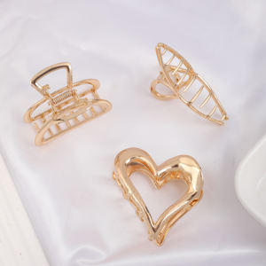 กิ๊บติดผมรูปหัวใจโลหะโปร่ง ZOYU สไตล์เกาหลี แฟชั่นกิ๊บรูปหัวใจแบบฉลาม สำหรับผู้หญิง - Product Image 2