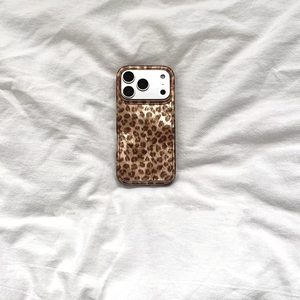 เคสโทรศัพท์ลายเสือดาวสองชั้นสุดเทรนดี้ สไตล์สาวเปรี้ยว Y2K เท่ๆ ป้องกันการกระแทก สำหรับ iPhone 13/14/15/16/17 Pro Max - Product Image 4