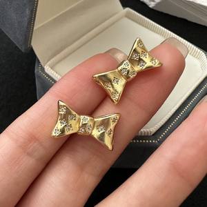 Pendientes de Plata de Ley S925, Estilo Europeo Americano, Diseño de Lazo Dulce y Moderno con Estrella de Seis Puntas Vintage, Joyería de Moda - Product Image 1