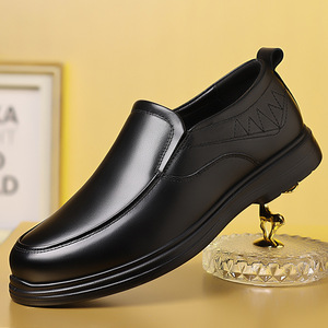 Mocasines de cuero genuino para hombre, con punta redonda, sin cordones, suela de goma suave, zapatos casuales de otoño para papá, talla grande - Product Image 1