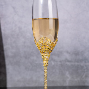 Flûtes à champagne en verre nacré de 230 ml avec base métallique <span class=keywords><strong>gravée</strong></span> de diamants et logo personnalisé, ornées de pierres CZ étincelantes - Product Image 2