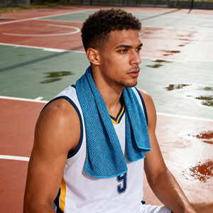 Tùy Chỉnh Thể Thao Làm Mát Phòng Tập Thể Dục Khăn Sợi Nhỏ Rắn Màu In Mềm Mại Thoáng Khí Hình Vuông Khăn Lạnh - Product Image 3