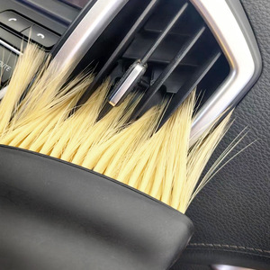 Cepillo para limpiar las rejillas del aire acondicionado del coche, cepillo para quitar el polvo, cepillo para limpiar las grietas interiores, cepillo de cerdas suaves, amarillo - Product Image 2