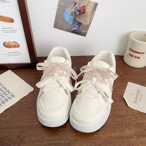 Il Designer Crea Scarpe Sportive Casual da Donna in Stile Campus, Sneakers Bianche con Suola Spessa e Lacci - Product Image 2