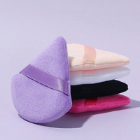 Ensemble de houppettes à poudre triangulaires roses (inclut 2 pièces et une pochette réutilisable transparente lavable) par Beauty Creations