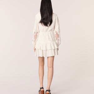 Mini robe décontractée à col en V pour femmes avec manches brodées à volants Mini robes pour un usage quotidien - Product Image 6