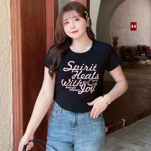 รันฉี เอ็น 8738 เสื้อยืดแขนสั้นทรงเข้ารูปสำหรับผู้หญิง สีดำ พิมพ์ลายตัวอักษร ผ้าฝ้ายเจอร์ซีย์ ไซส์พลัส ทรงโค้งเว้า - Product Image 1