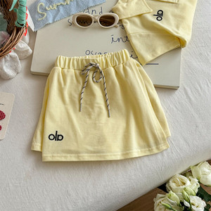 Ensemble deux pièces formel et élégant pour filles : chemise à manches courtes, jupe et pantalon – Collection été pour boutiques de vêtements pour enfants (vente en gros) - Product Image 6