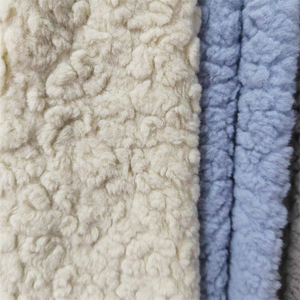 Nouveau style – Tissu polyester gaufré <span class=keywords><strong>anti</strong></span>-boulochage ultra-doux en <span class=keywords><strong>peluche</strong></span> 700 g/m² personnalisable pour vêtements et chapeaux d'automne-hiver pour filles - Product Image 3