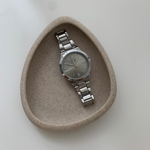 Montre à quartz pour femme, gris argenté, simple, classique, tendance, polyvalente, élégante, transfrontalière, <span class=keywords><strong>en</strong></span> <span class=keywords><strong>direct</strong></span> 29 - Product Image 1
