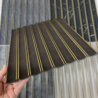 Panneaux muraux cannelés populaires pour la décoration intérieure, panneaux à lamelles couleur anthracite, panneaux muraux intérieurs étanches en PS avec échantillon gratuit
