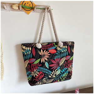 Venta al por mayor de gran tamaño de la moda plegable bolso de las mujeres bolso de mano de las señoras Casual estampado de flores de lona Graffiti hombro bolsos de <span class=keywords><strong>playa</strong></span> - Product Image 6