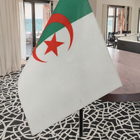 Drapeau de table Algérie 4''x6'' (10x15cm) avec mât de 10'' et base en plastique noir – Mini drapeau portable pour bureau/bureau à domicile, idéal pour les réunions de famille/fêtes