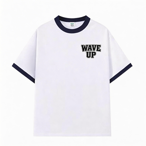 Camiseta de cuello redondo para hombre con logotipo personalizado al por mayor, cuello y puños en color contrastante a la moda. - Product Image 1