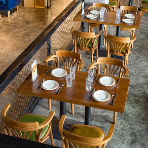 Bộ bàn ghế nhà hàng kiểu Mỹ cổ điển, phong cách vintage, bàn ăn gỗ và ghế cafe, bộ ghế gỗ nguyên khối - Product Image 2