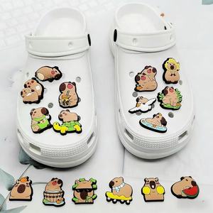 HY Lindas Zapatillas Croc de la Serie Capibara con Hebilla de Flor Intrincada y <span class=keywords><strong>Adornos</strong></span> y Decoraciones de Goma DIY Interesantes - Product Image 2