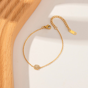 สร้อยข้อมือสแตนเลสพร้อมจี้ทรงสี่เหลี่ยมประดับเพชรซิร์คอนชุบทองรูปทรงเรขาคณิตสำหรับผู้หญิงเป็นของขวัญเครื่องประดับ - Product Image 2