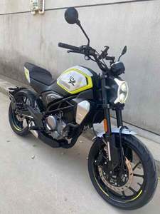 <span class=keywords><strong>Moto</strong></span> Naked Rétro <span class=keywords><strong>CLX</strong></span> 250 d'occasion en excellent état, moteur 250cc refroidi par liquide, freins ABS, affichage numérique - Product Image 6