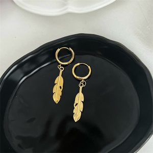 Wholesale Stainless Steel Personalized Jewelry 18k Gold Plated c Shape <b>Stud</b> <b>Earrings</b> - Product Image 6