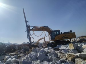 Macchina Perforatrice Idraulica con Motore Cummins 127kw Diesel per Roccia Dura e Estrazione Superficiale Diametro 140-165mm - Product Image 4